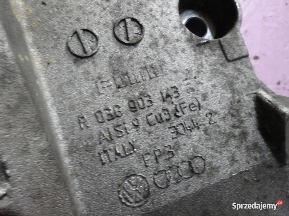 VW PASSAT 20 TDI 140 08R 03G903143 ŁAPA