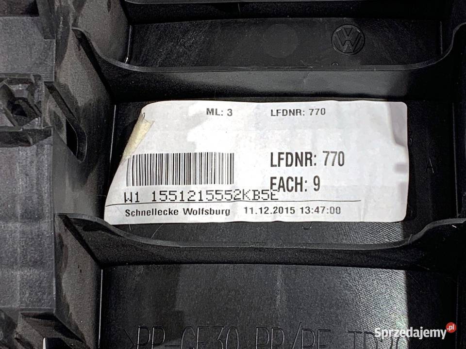 PODŁOKIETNIK VW GOLF VII Hatchback 5C6864207A sprzedam