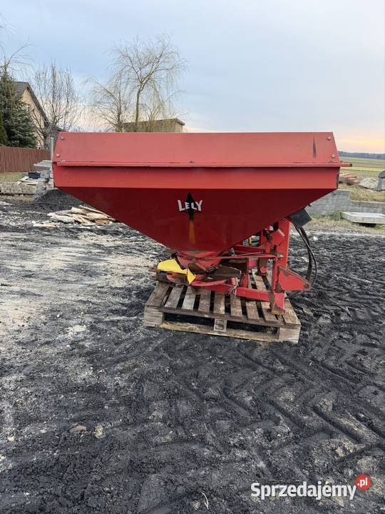 Rozsiewacz do nawozu nieuszkodzony Serokomla