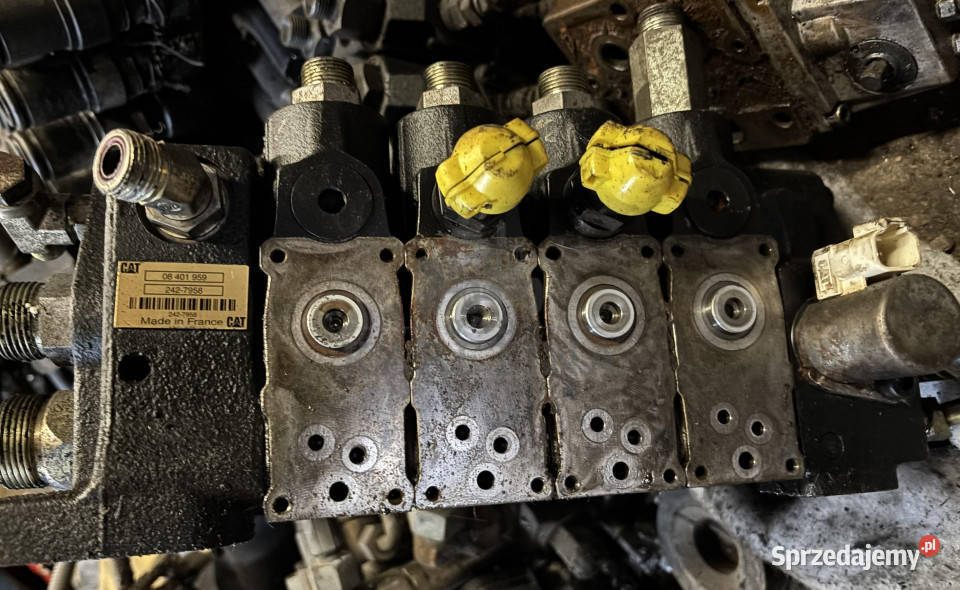 CAT 330 Rozdzielacz Hydrauliczny 2427958