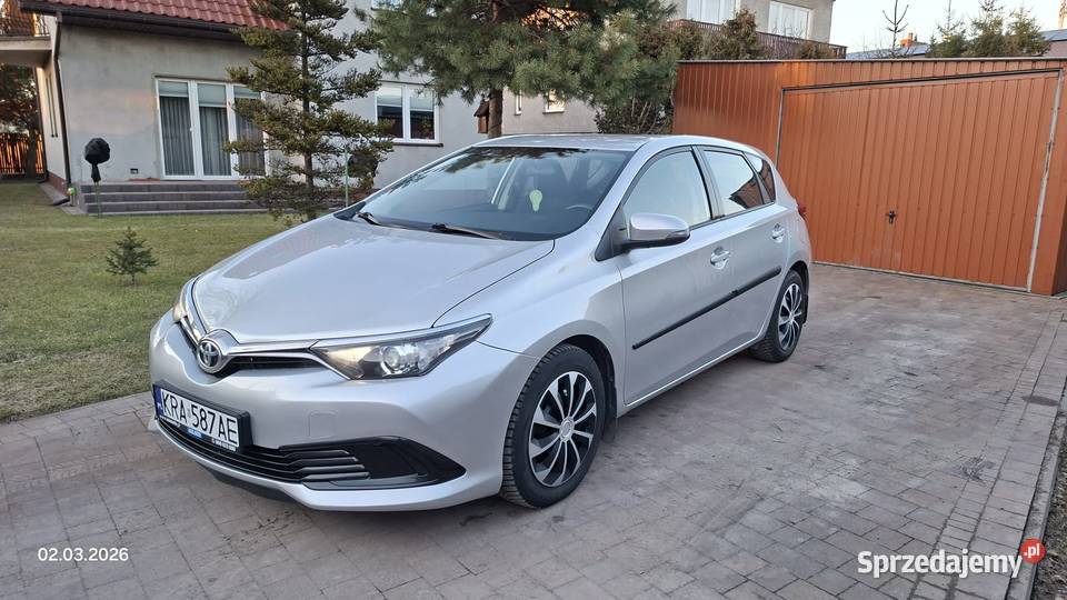 Toyota Auris II 14D4D 2015 Salon Polska Auris Karczew