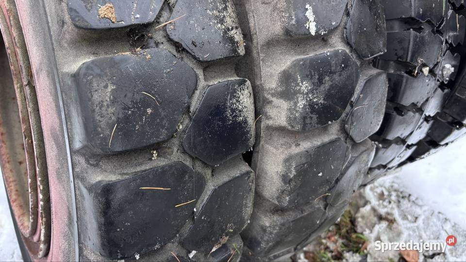 Opony pełne Bergugnan Trelleborg 82515 kompletne Koziegłowy