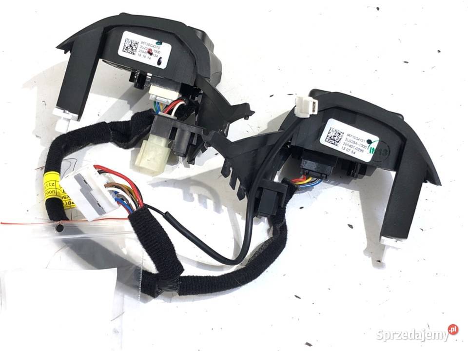 PRZEŁĄCZNIKI KIEROWNICY HYUNDAI i30 96710G4131 Panele sterowania, przełączniki