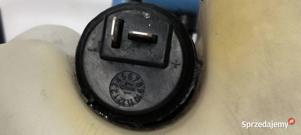 ZBIORNICZEK SPRYSKIWACZY OPEL CORSA B Lipno