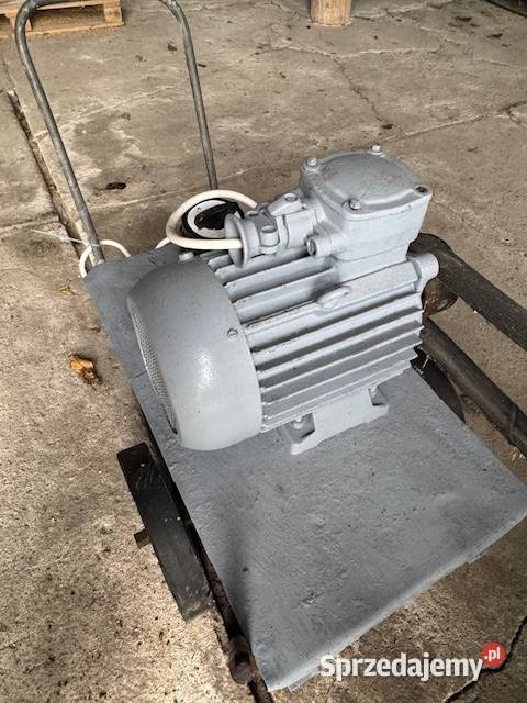 Silnik 3fazowy 4 kW z wózkiem nieuszkodzony Kodeń