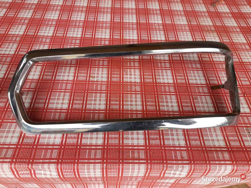 Mercedes w108 ramki lampy tył Maluszyn