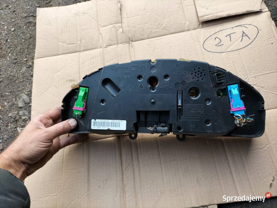 AUDI A4B5 A4 B5 8D0919861C LICZNIK ZEGARY