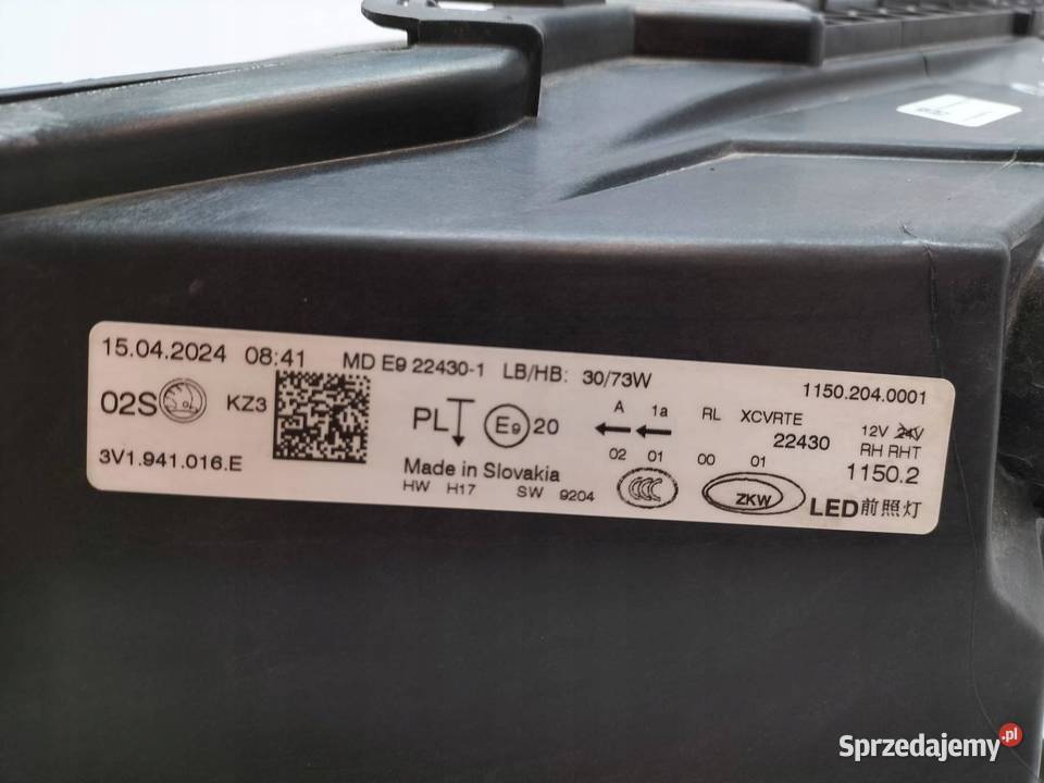 LAMPA PRZÓD PRAWA EUROPA FULL LED 3V1941016E Rok produkcji 2019