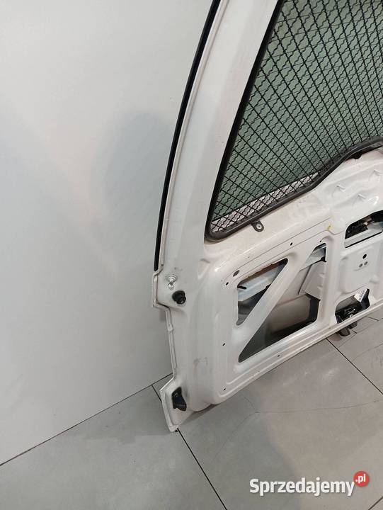 KLAPA TYŁ SZYBA USZKODZONA LIFT 18R VW Klapy bagażnika