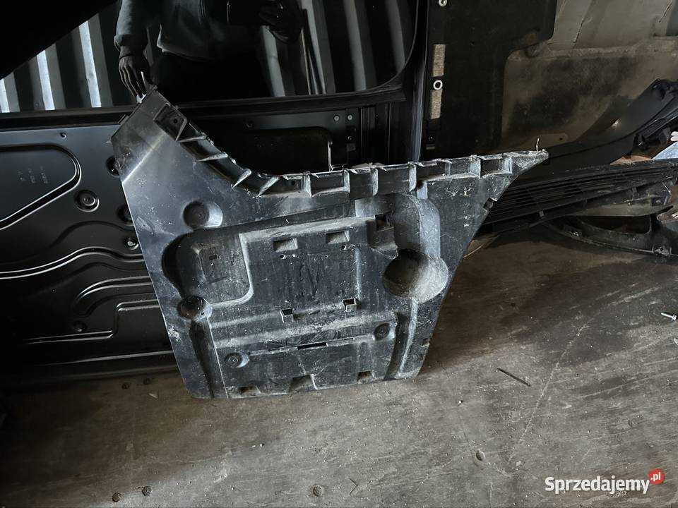 BMW 7 F01 F02 Lift Zderzak tylny kompletny Gdańsk