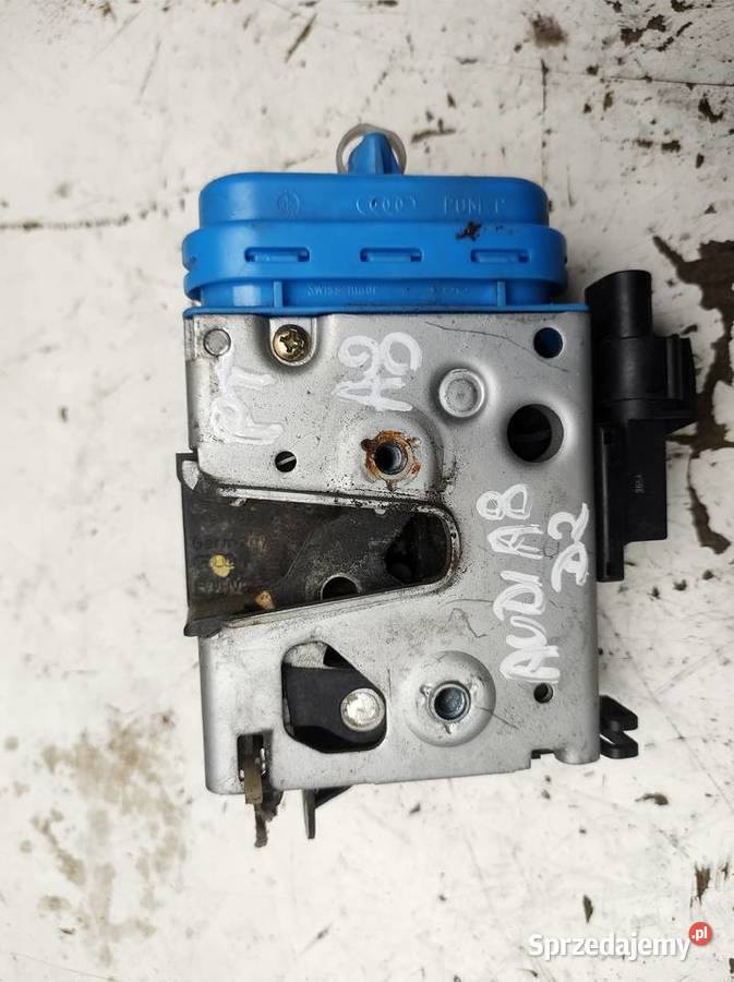 AUDI A8 D2 zamek drzwi tył prawy lewy zamki, wkładki, kluczyki Karoseria Kielce