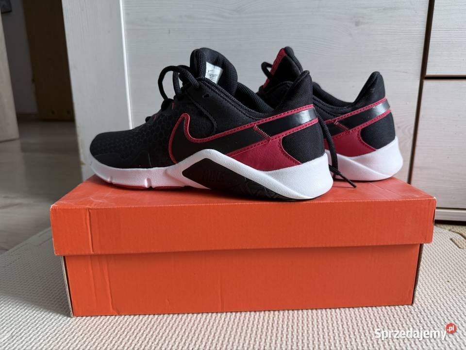 NIKE Legend Essential 2 nowe Skarżysko-Kamienna sprzedam