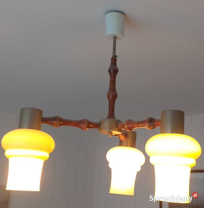 Żyrandol z żarówkami energooszczednymi