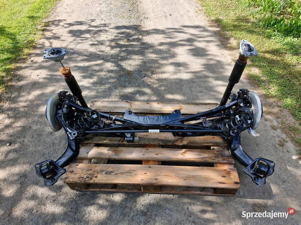BMW X1 F48 ZAWIESZENIE TYŁ TYLNE WÓZEK ZWROTNICA osobowe