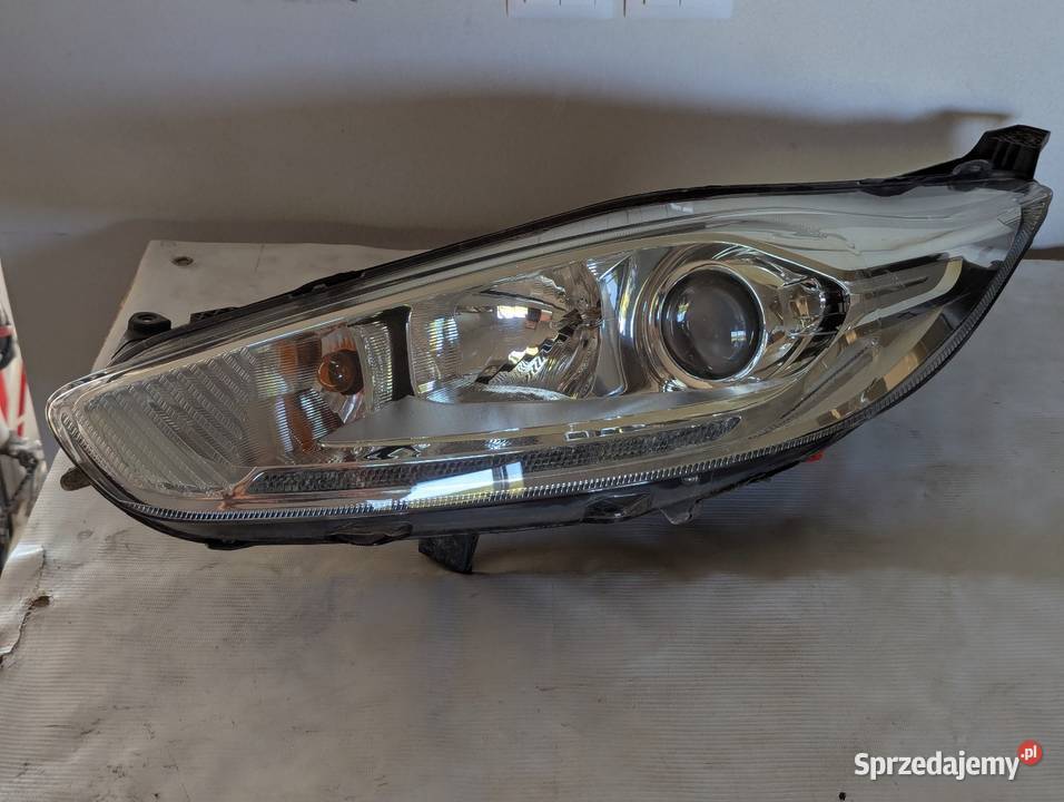 Lampa przód prawa lewa Ford Fiesta MK7 Lampy przednie Kielce sprzedam