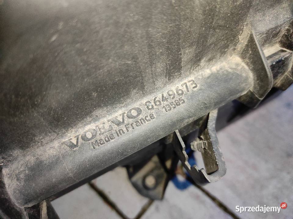 Obudowa filtra powietrza Volvo 25T 8649673 XC70 Słupca