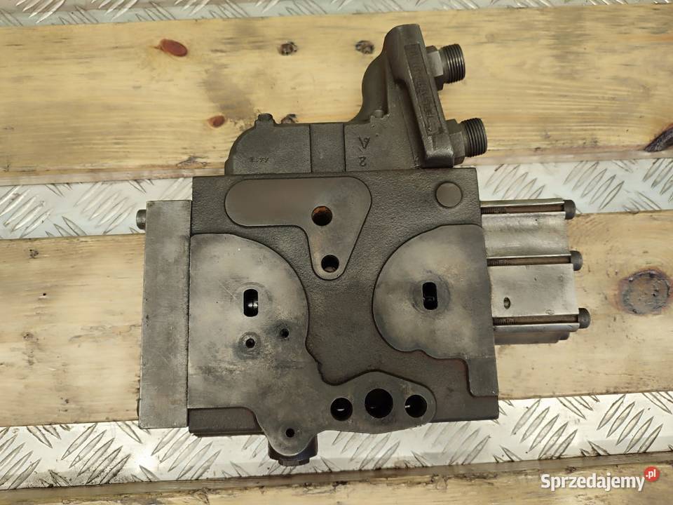 Sekcja rozdzielacza 87325538 HOLLAND T7 Pozostałe Wilkowo