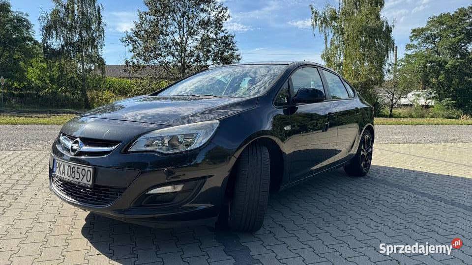 Opel Astra Opel Astra J Sedan 17 CDTI 110 Manual 172500km Kalisz