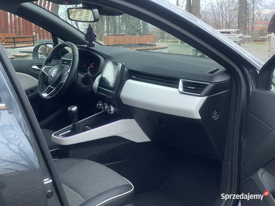Sprzedam Renault Clio V 2023 10 TCe Intens24 000 komputer pokładowy Clio Brzozów sprzedam