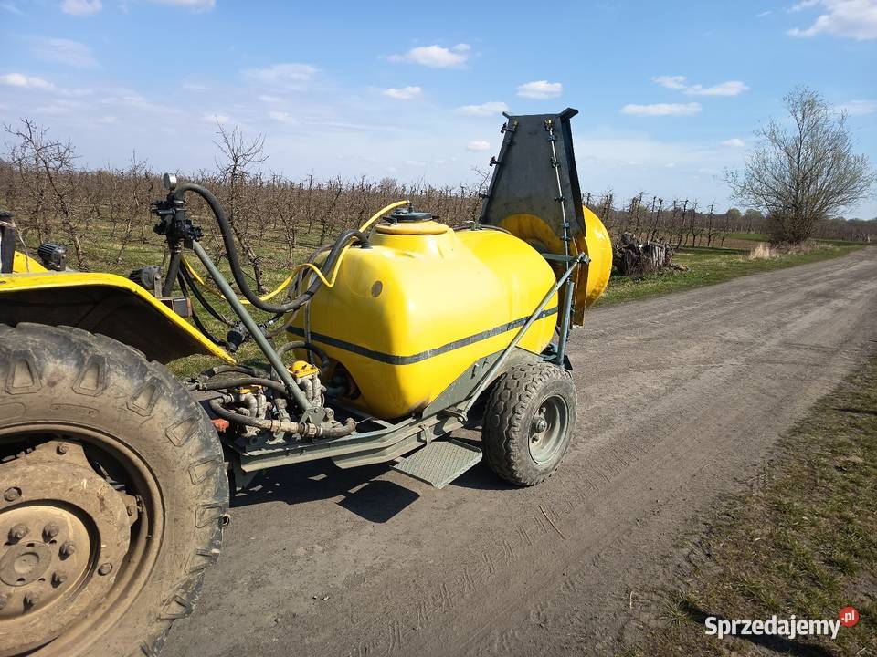 Opryskiwacz sadowniczy Ślęza Pilmet 1000l duży