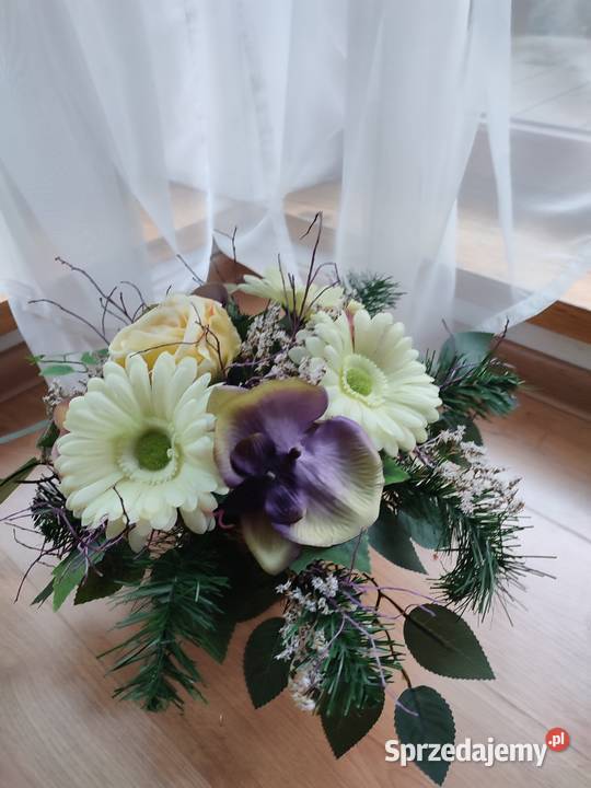 Kompozycja kwiatowa na grób wiązanka na cmentarz Sosnowiec