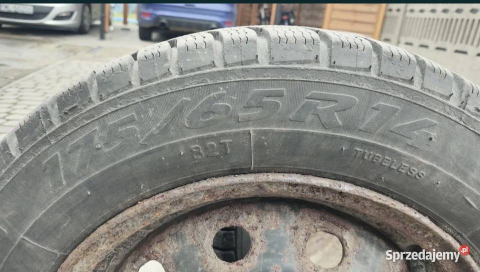 Opony zimowe z felgami Kęty