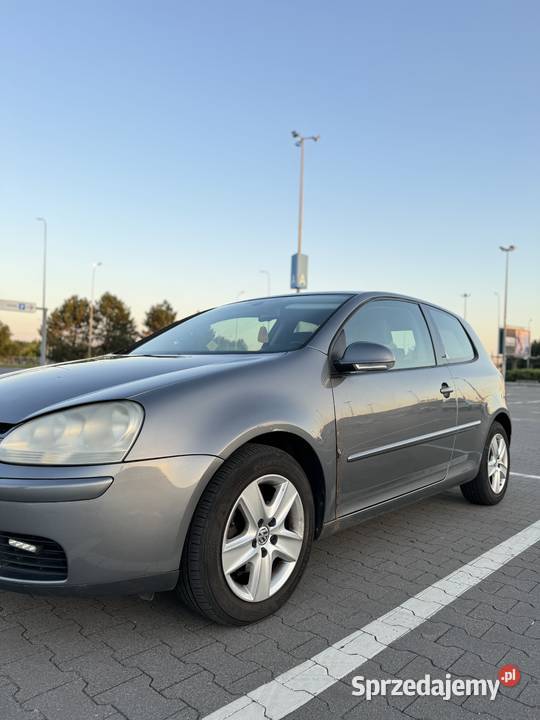 Volkswagena Golfa V z 2005 roku Łódź