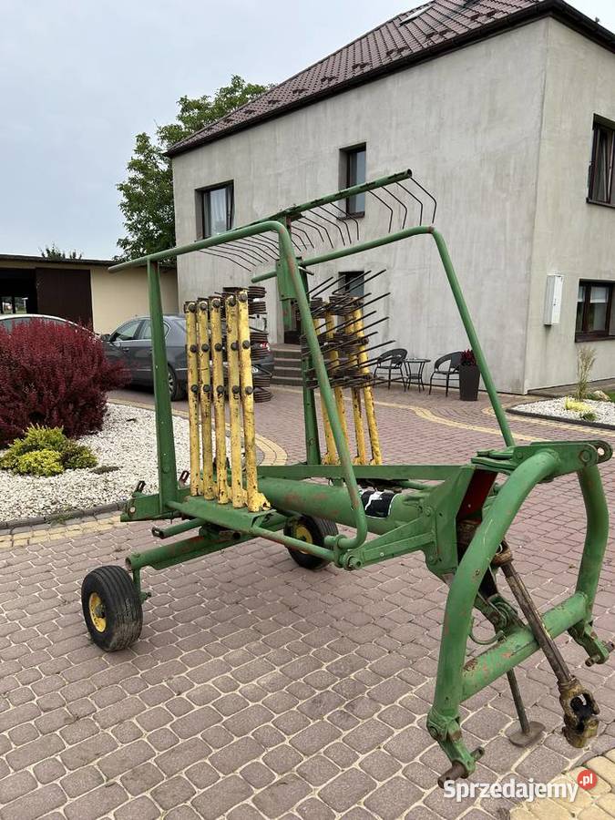 Sprzedam zgrabiarkę Klimontów sprzedam