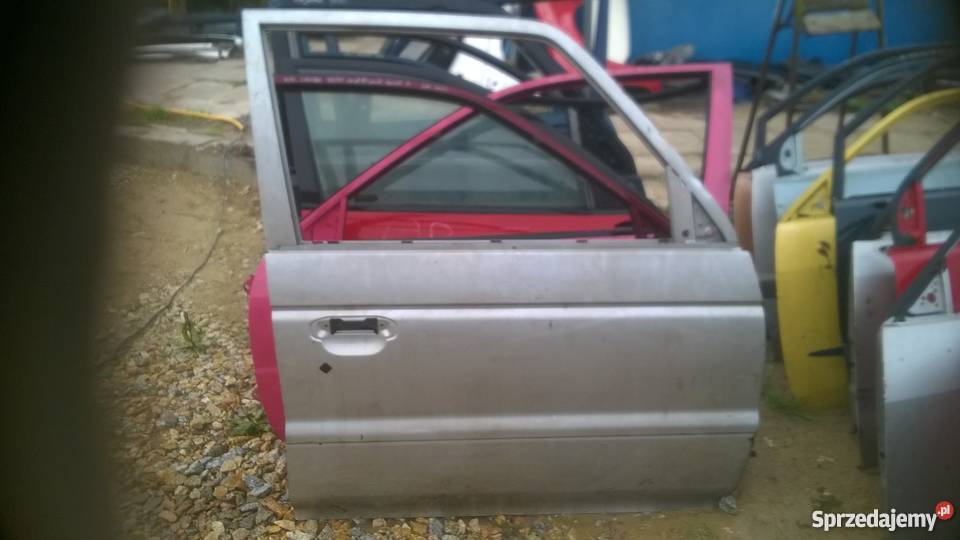 MITSUBISHI PAJERO 19951996 1998 DRZWI PRAWE Karoseria Wrocław