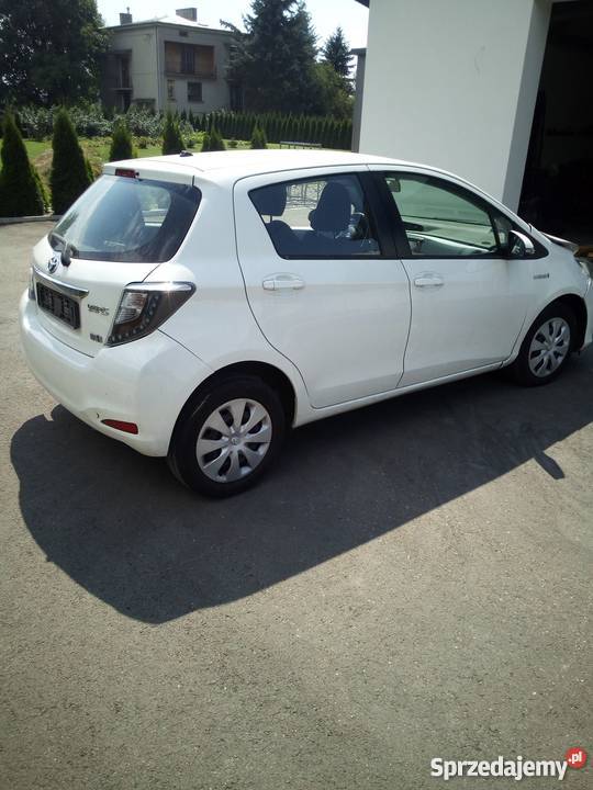 Toyota Yaris HYBRID 2014r lekko uszkodzona Jasło