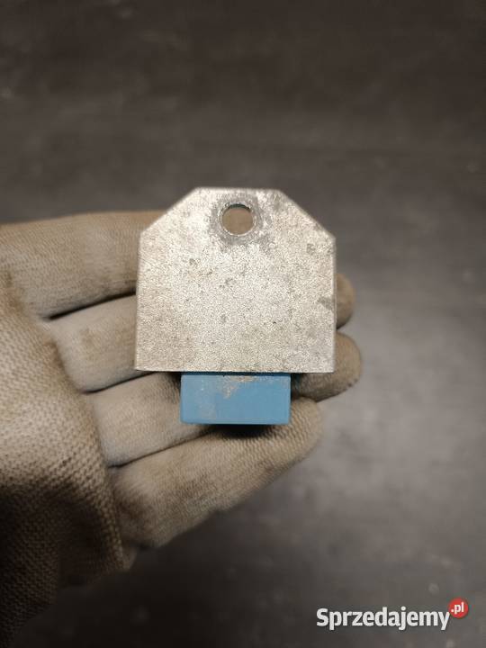 Regulator napięcia instalacja wiązka elektryczna Regulatory napięcia Gołaczewy