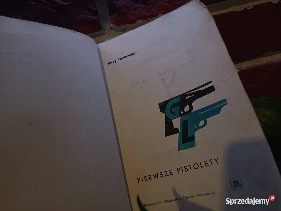 Powieść Wojenna Pierwsze pistolety Jerzy Bydgoszcz