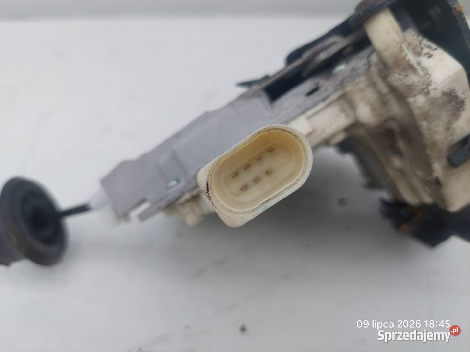 AUDI A8 D3 42 TDI 0510 ZAMEK DRZWI PRAWY TYŁ osobowe