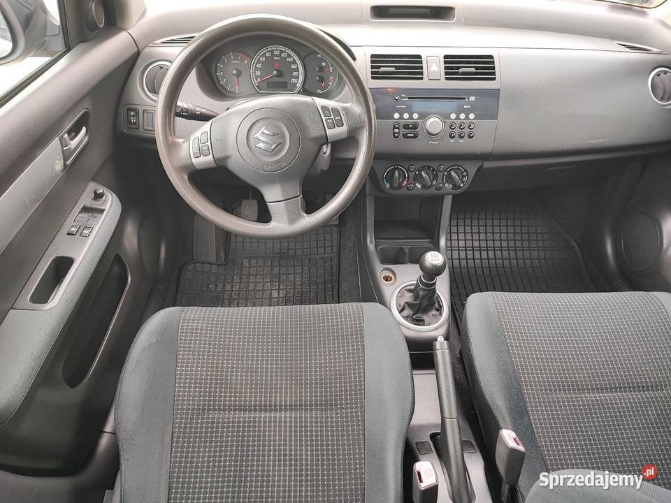 Suzuki Swift 15 benzyna szary Kozłówka
