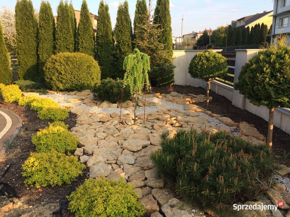 Płaski naturalny kamień murowy do ogrodu na łódzkie