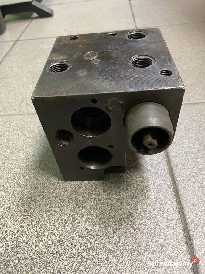 rozdzielacz kompletny C385 88412110 89413090 mazowieckie Siedlce