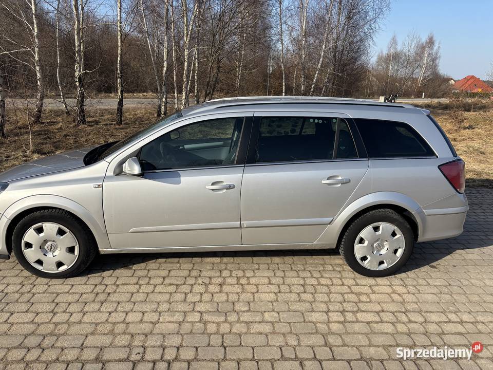 Opel Astra Kombi 19 diesel 2006 120KM Bydlino