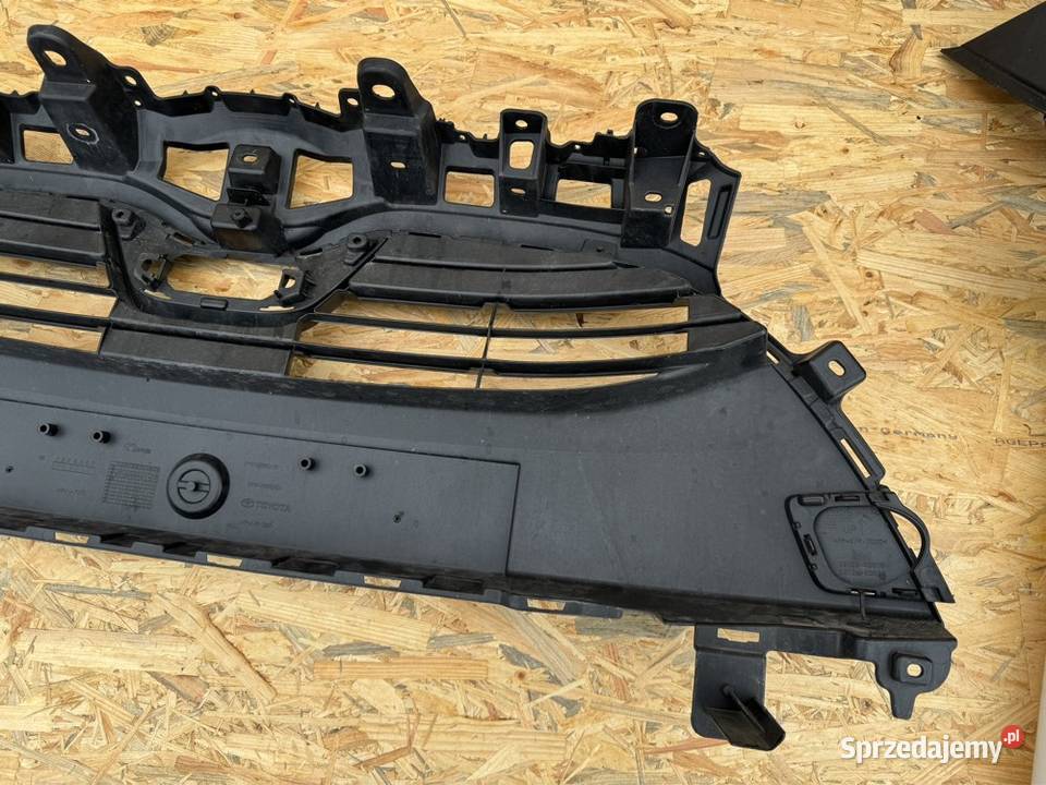 Kratka środkowa zderzaka przód yaris IV 4 19 Sieraków