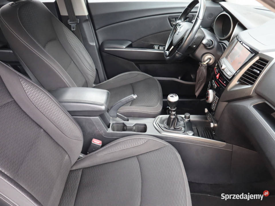 SsangYong XLV 16 eXGi wielofunkcyjna kierownica