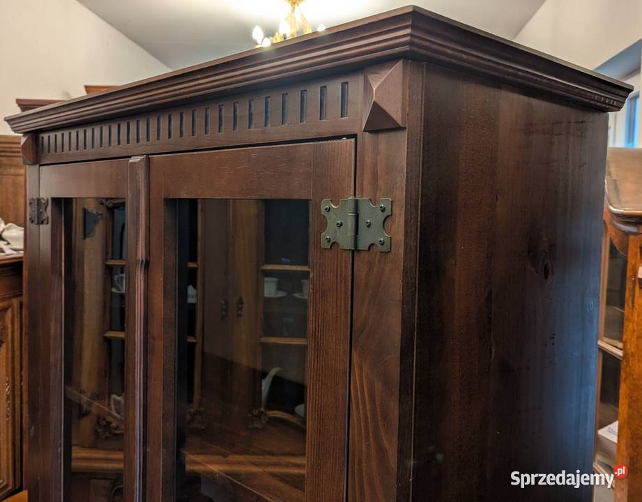 ładna bibliotekawitryna kolonialnasklep Dąbrowa Dąbrowa Górnicza