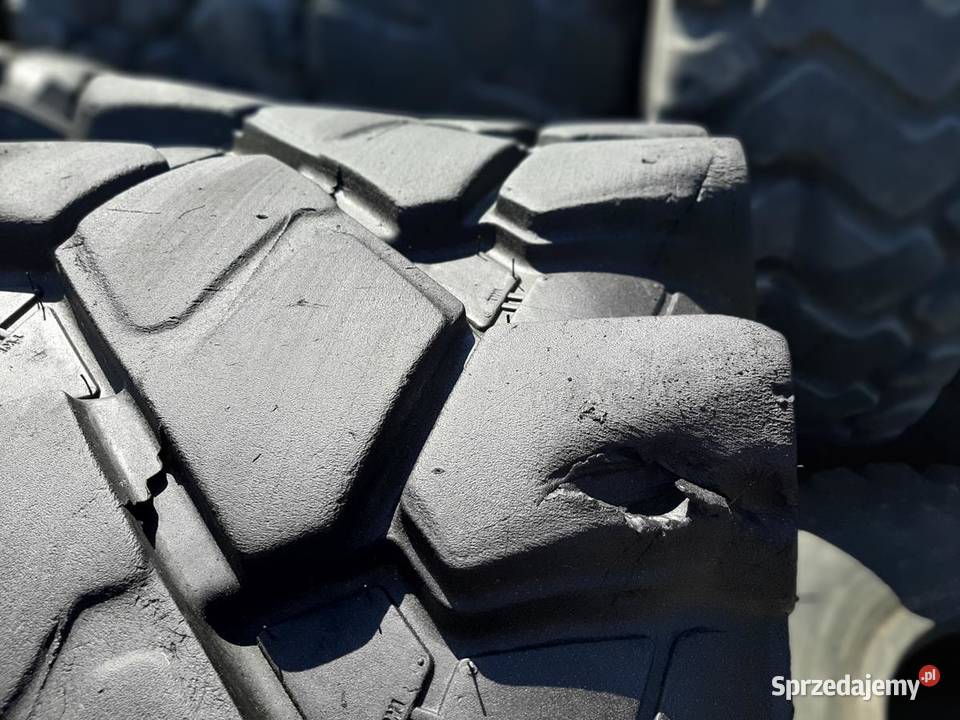 Opona używana 4607024 17524 46070R24 CAMSO 1200 Pozostałe Zaścianki