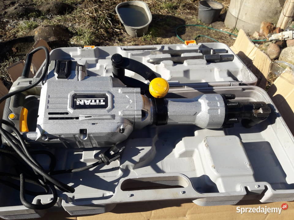 Młot wyburzeniowy TITAN TTB811DRH 1700W 50 J Miłosław sprzedam