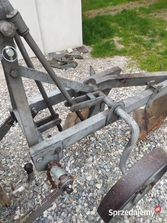 Pług dwuskibowy do traktora nieuszkodzony