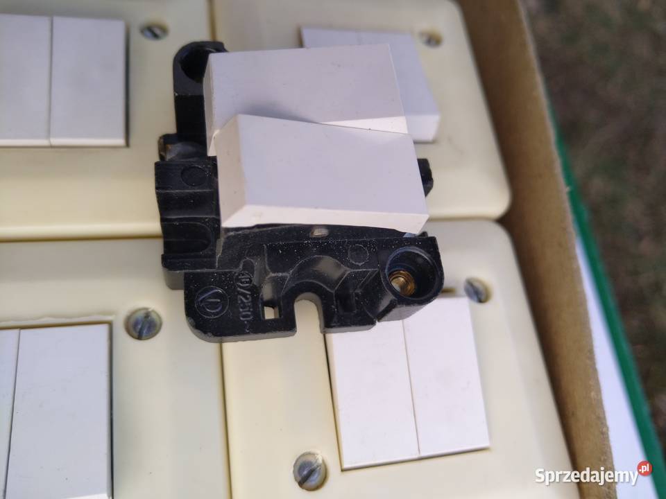 Włącznik Podwójny Ospel PRL Loft Bakelit mazowieckie Gostynin