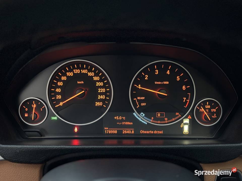 BMW 318i Luxury Line LCI 2017 Bezwypadkowy Skóry Kombi Samochody osobowe Białystok sprzedam