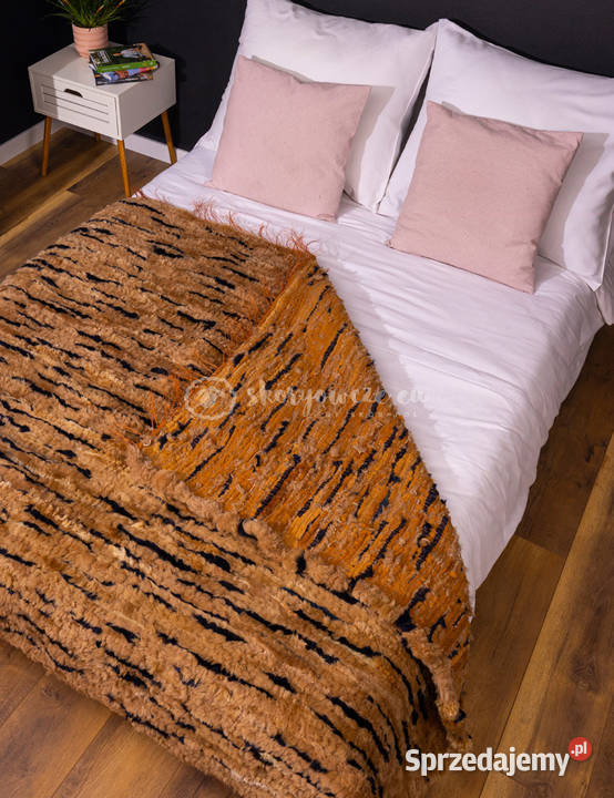 Dywan narzuta ze skór owczych tkana ręcznie Szaflary