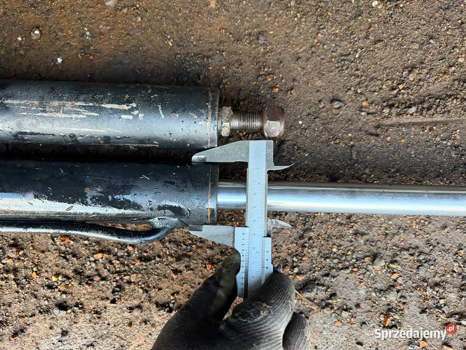 Siłownik hydrauliczny dwustronnego działania Antonie