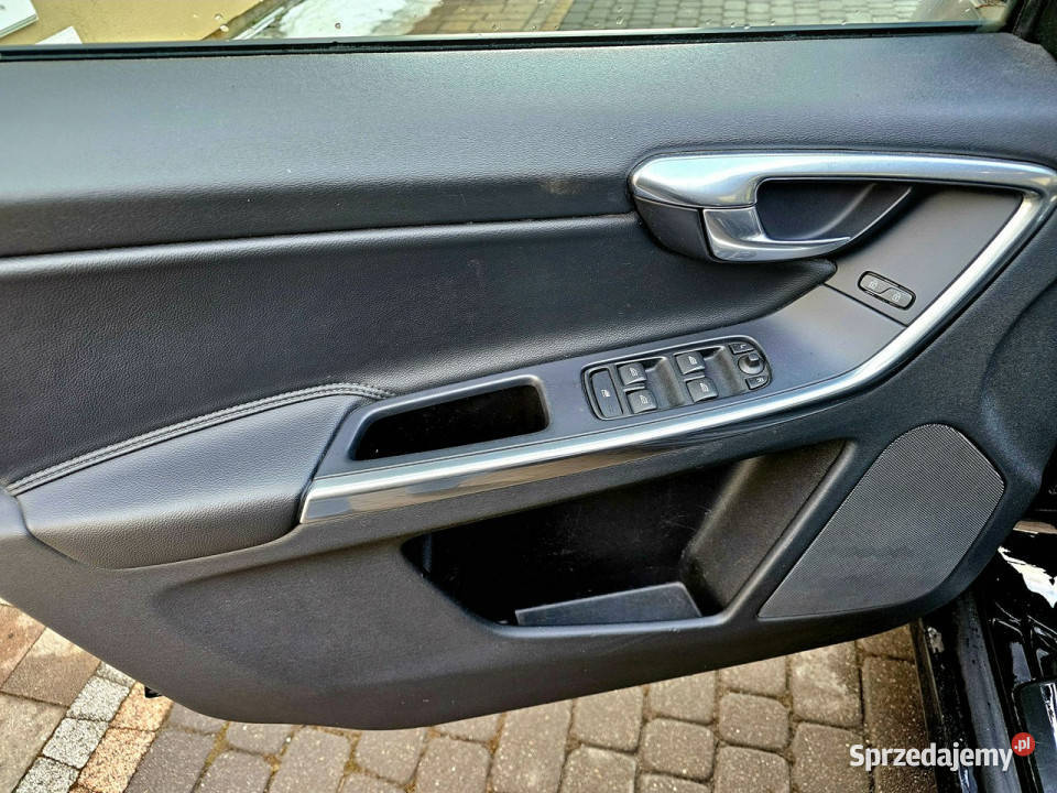 Volvo XC 60 20 D 5 cylindrów Skóry Navi Serwis I