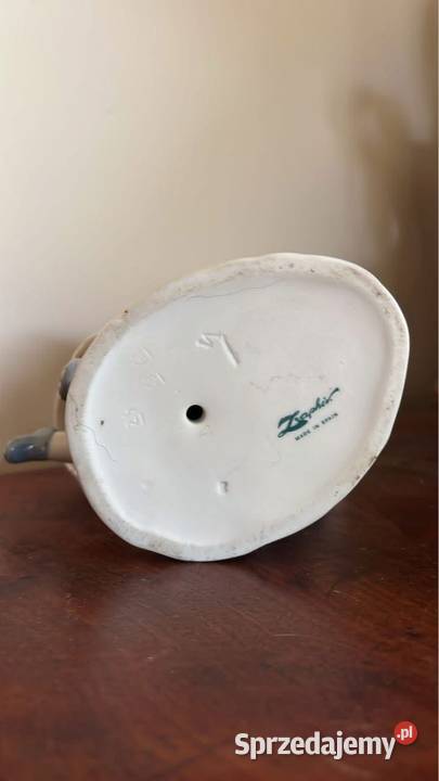 Figurka chłopca z teczką i z dziewczynką Z pomorskie Gdańsk