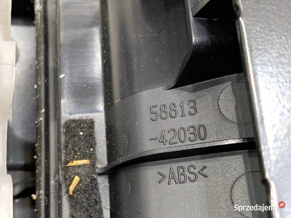 PODŁOKIETNIK TOYOTA RAV 4 IV SUV 5881342030 Podłokietniki